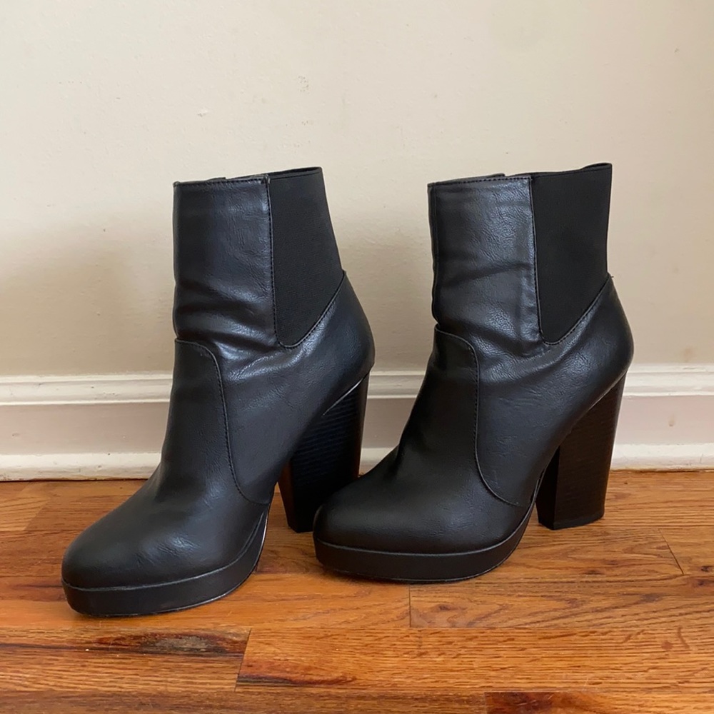 ASOS BLACK platform heeled ankle booties! *worn once*